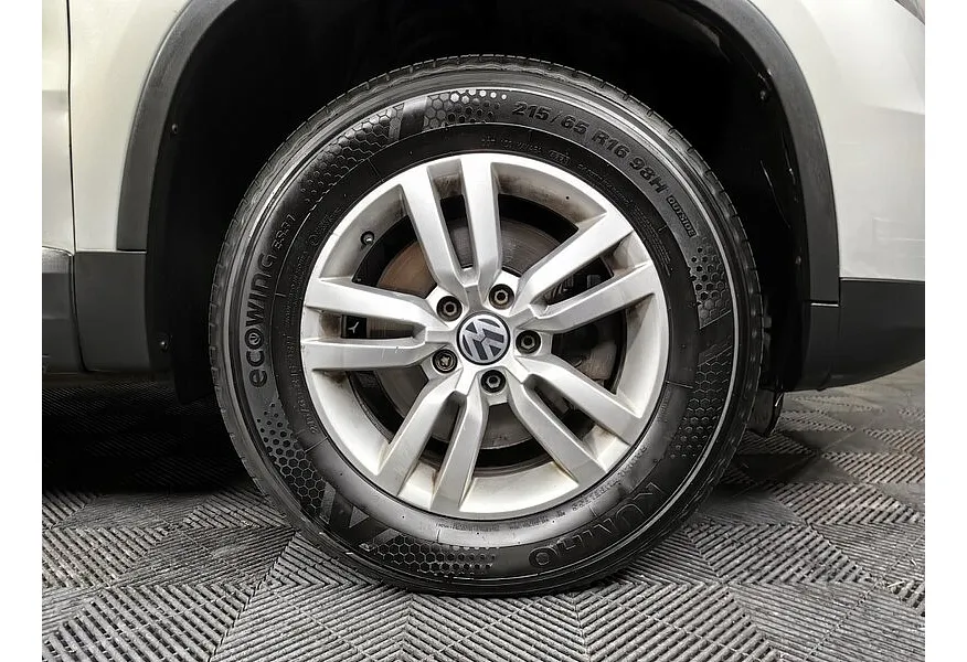 Volkswagen Tiguan 1.4 TSI BlueMotion DSG (150 л.с.) Желтый в АВИЛОН. Слайд №14
