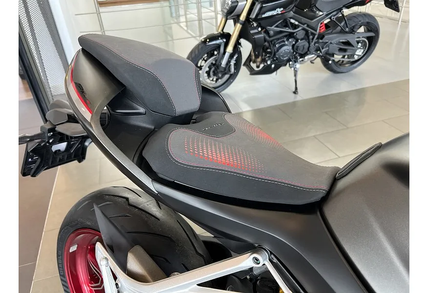 LIVE. Слайд №9