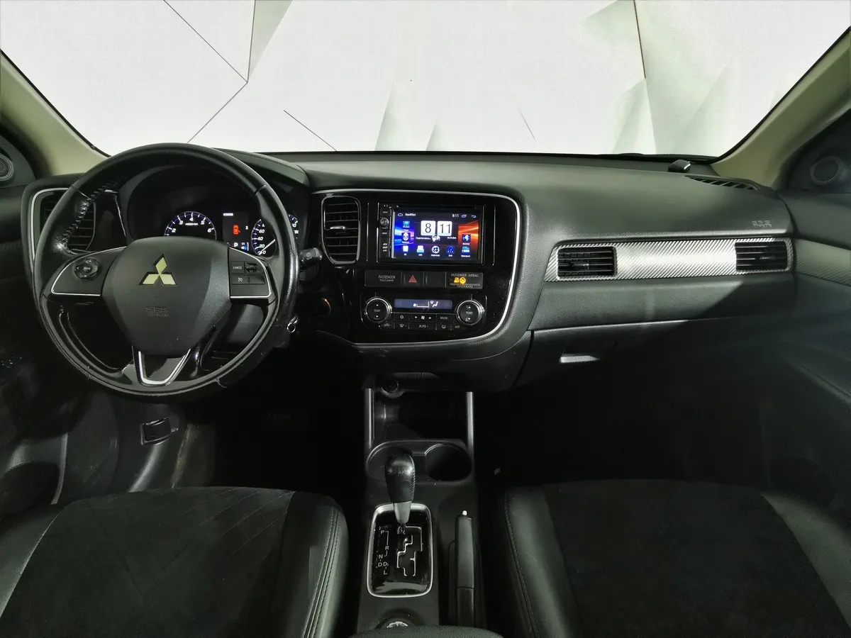 Mitsubishi Outlander 2.0 CVT 4WD (146 л.с.) Черный в АВИЛОН. Слайд №13
