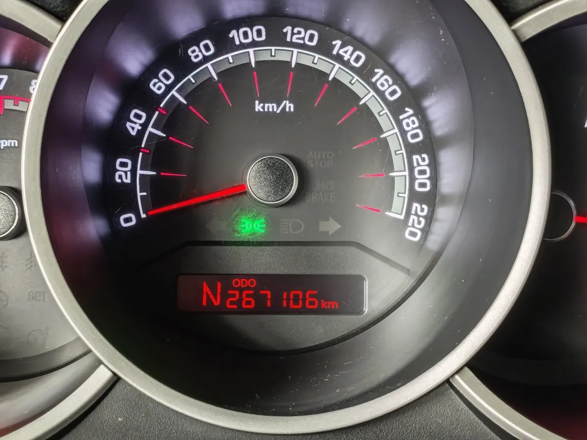 Kia Venga 1.6 AT (125 л.с.) Коричневый в АВИЛОН. Слайд №13