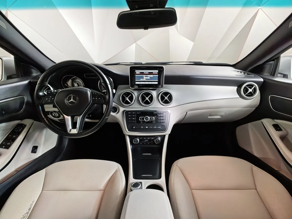 Mercedes-Benz CLA 200 7G-DCT (156 л.с.) Серебристый в АВИЛОН. Слайд №14