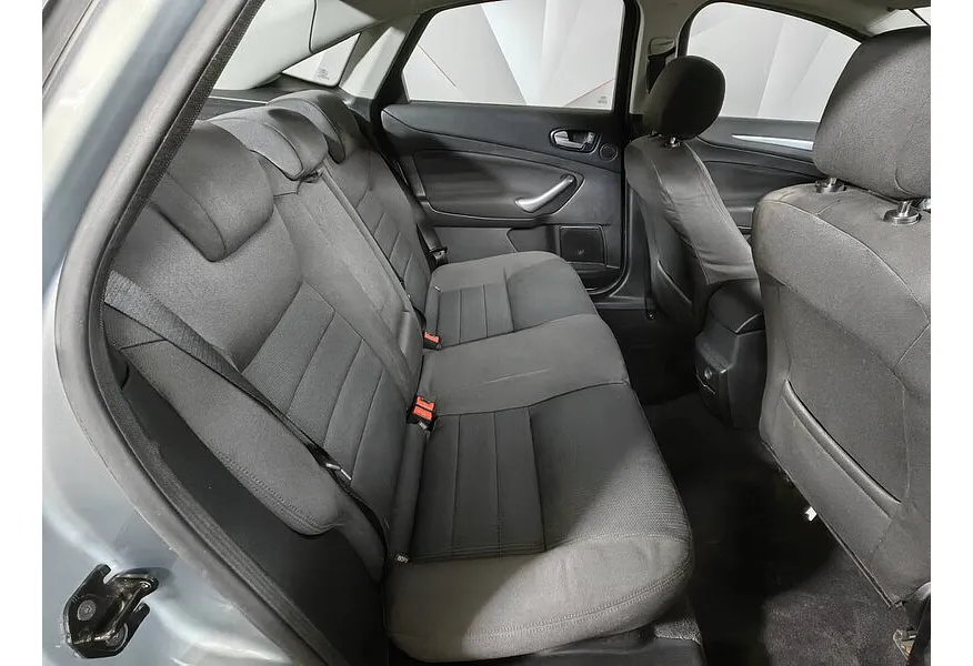 Ford Mondeo 2.3 AT (161 л.с.) Ambiente Серый в АВИЛОН. Слайд №14