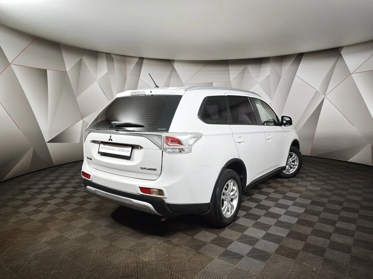 Mitsubishi Outlander 2.0 CVT 4WD (146 л.с.) Белый в АВИЛОН. Слайд №2