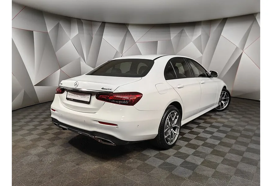 Mercedes-Benz E-Класс E 200 4MATIC 9G-TRONIC (184 л.с.) Exclusive Белый в АВИЛОН. Слайд №2