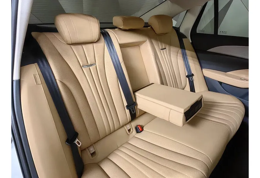 Hongqi H5 2.0 AT (218 л.с.) Comfort Plus Белый в АВИЛОН. Слайд №8