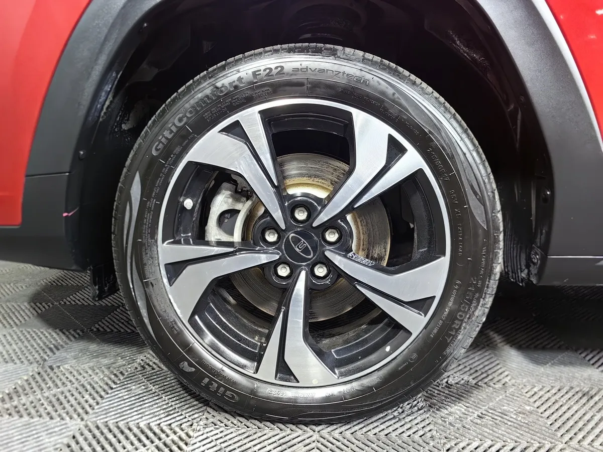 Москвич 3 1.5 CVT (150 л.с.) Standart Красный в АВИЛОН. Слайд №9