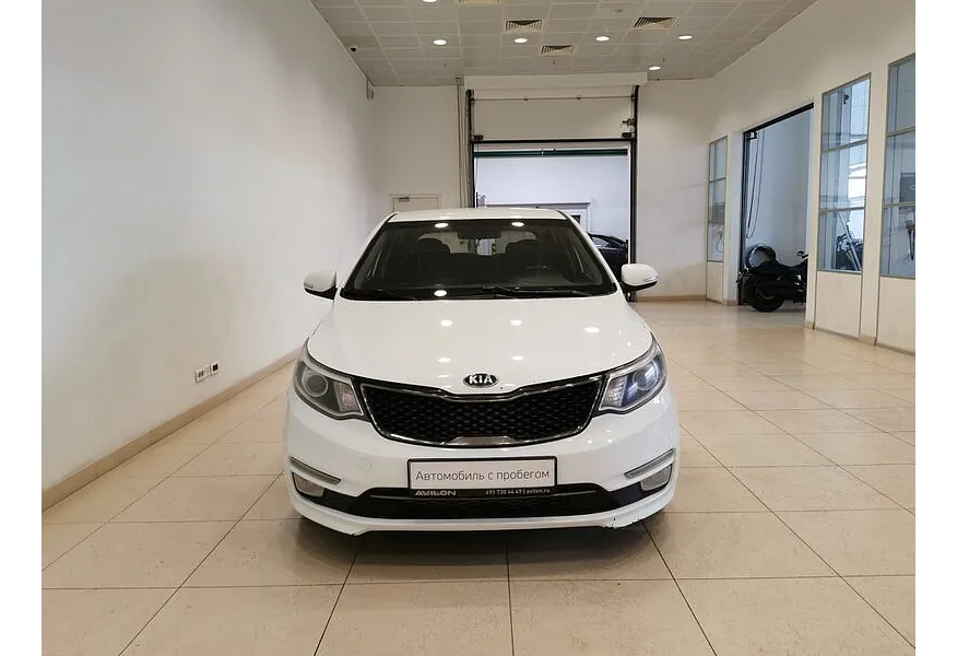 Kia Rio 1.6 AT (123 л.с.) Белый в АВИЛОН. Слайд №7