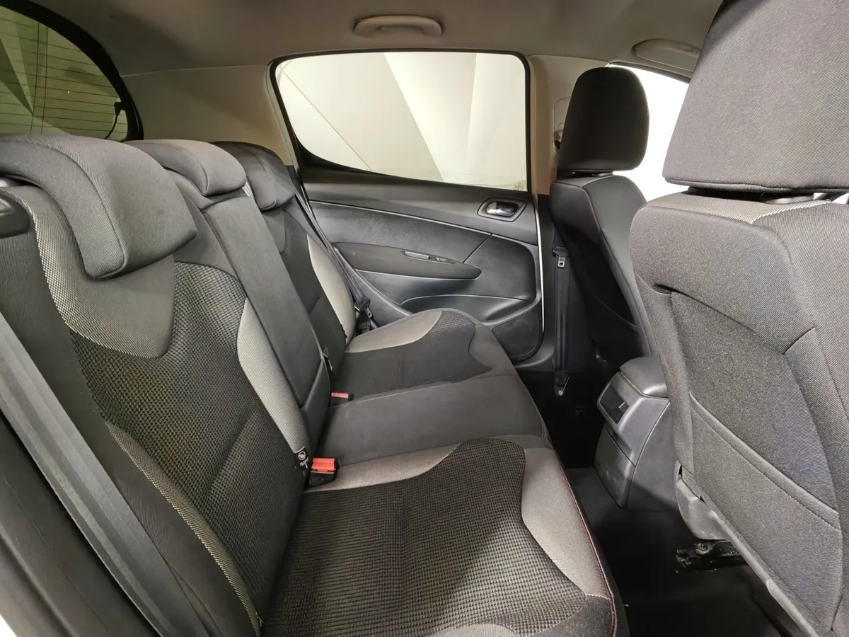 Peugeot 308 1.6 VTi AT (120 л.с.) Белый в АВИЛОН. Слайд №15