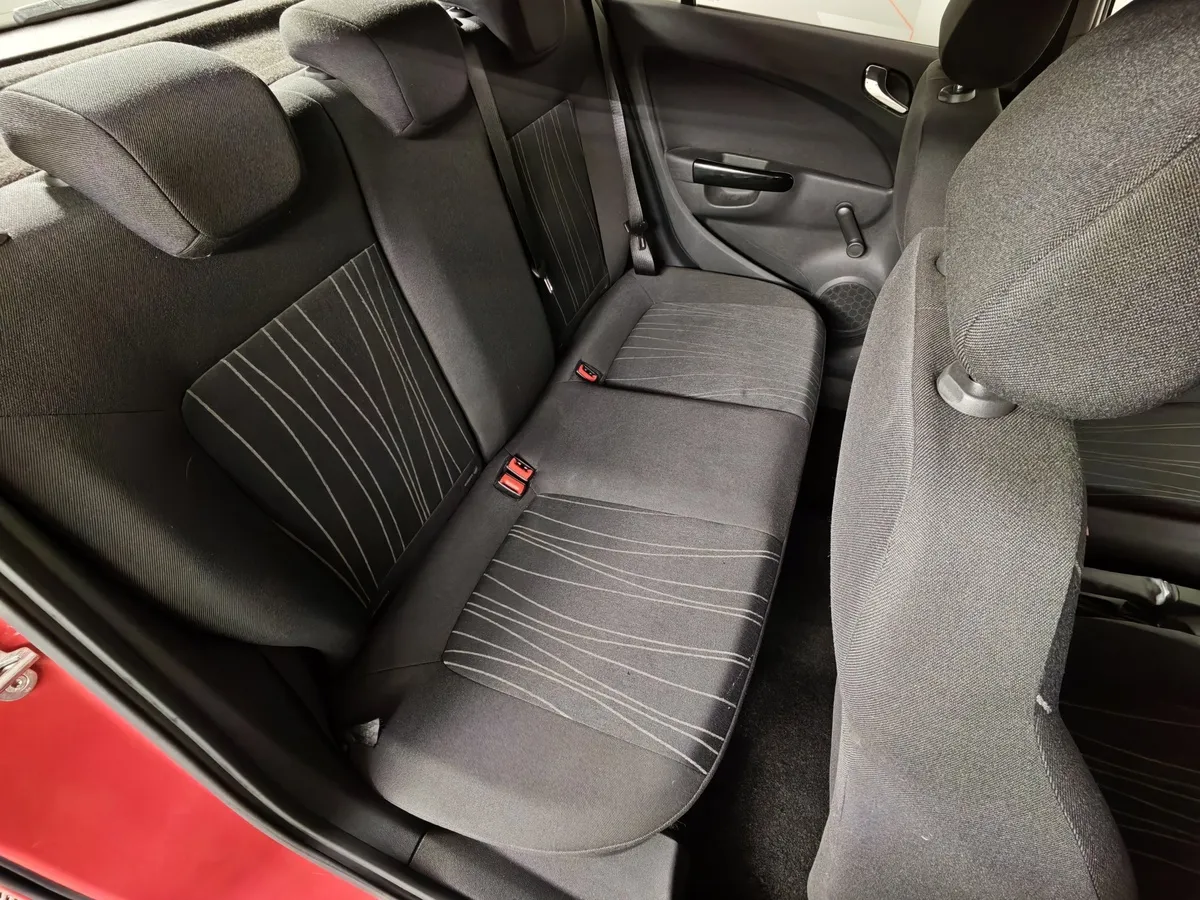 Opel Corsa 1.4 MT (90 л.с.) Красный в АВИЛОН. Слайд №19
