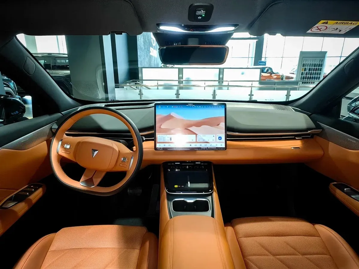 Deepal S05 AT 2WD (272 л.с.) Люкс Серебристый в АВИЛОН. Слайд №12