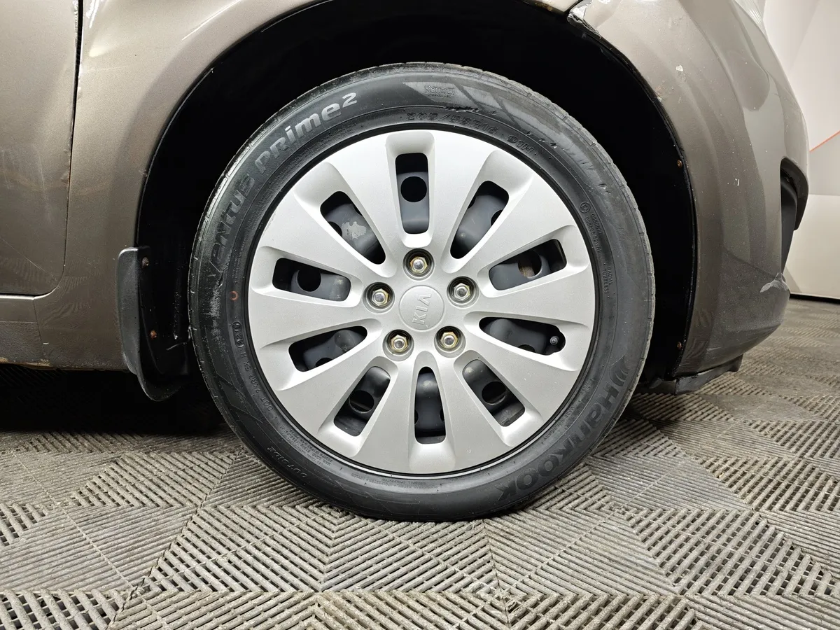 Kia Venga 1.6 AT (125 л.с.) Коричневый в АВИЛОН. Слайд №9