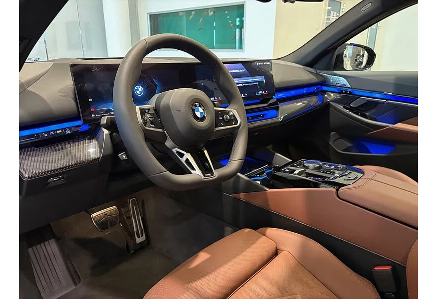 BMW 5 серия 520d xDrive AT (197 л.с.) Черный в АВИЛОН. Слайд №6