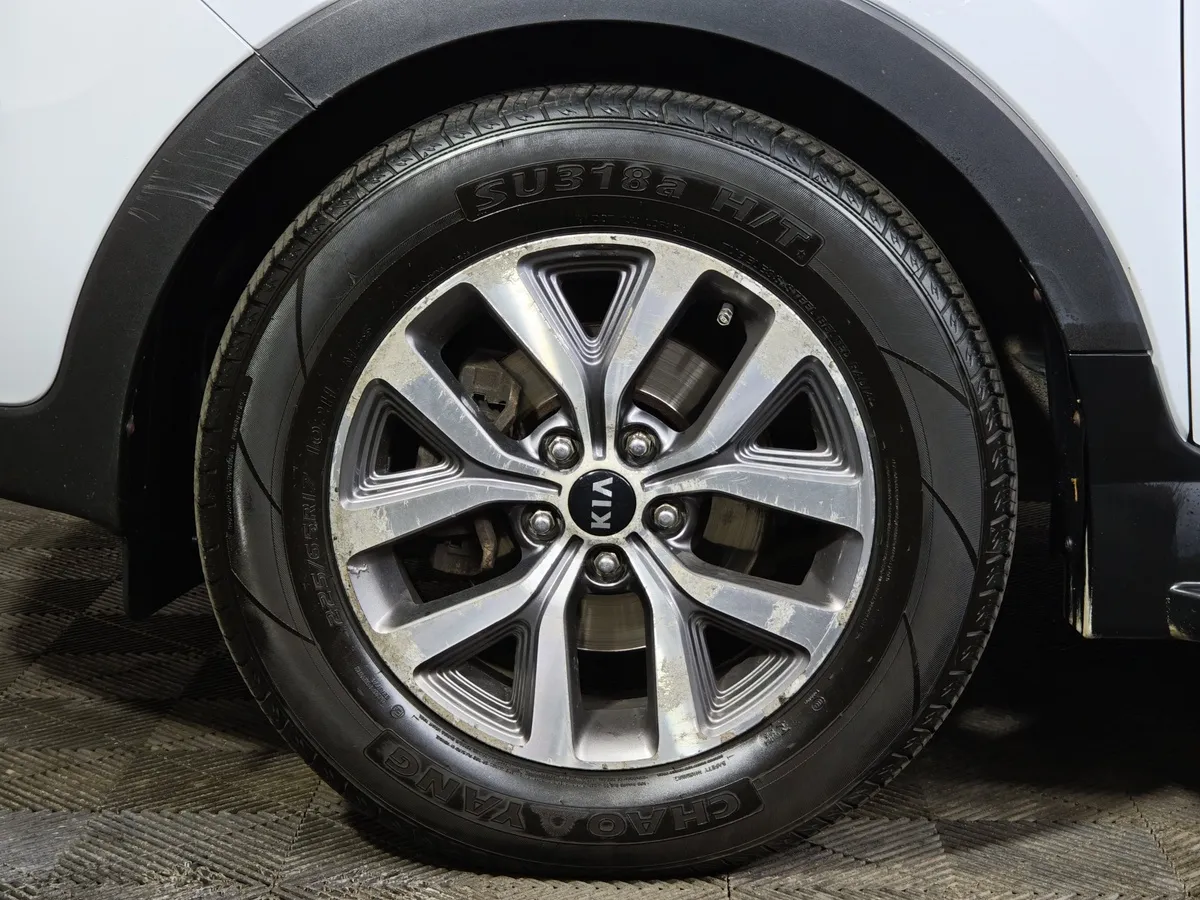Kia Sportage 2.0 AT 4WD (150 л.с.) Luxe Белый в АВИЛОН. Слайд №9