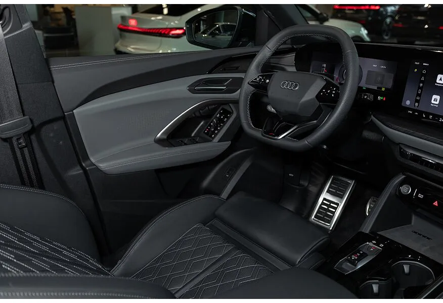 Audi Q5 L 2.0 40 TFSI S tronic quattro (272 л.с.) Зеленый в АВИЛОН. Слайд №12