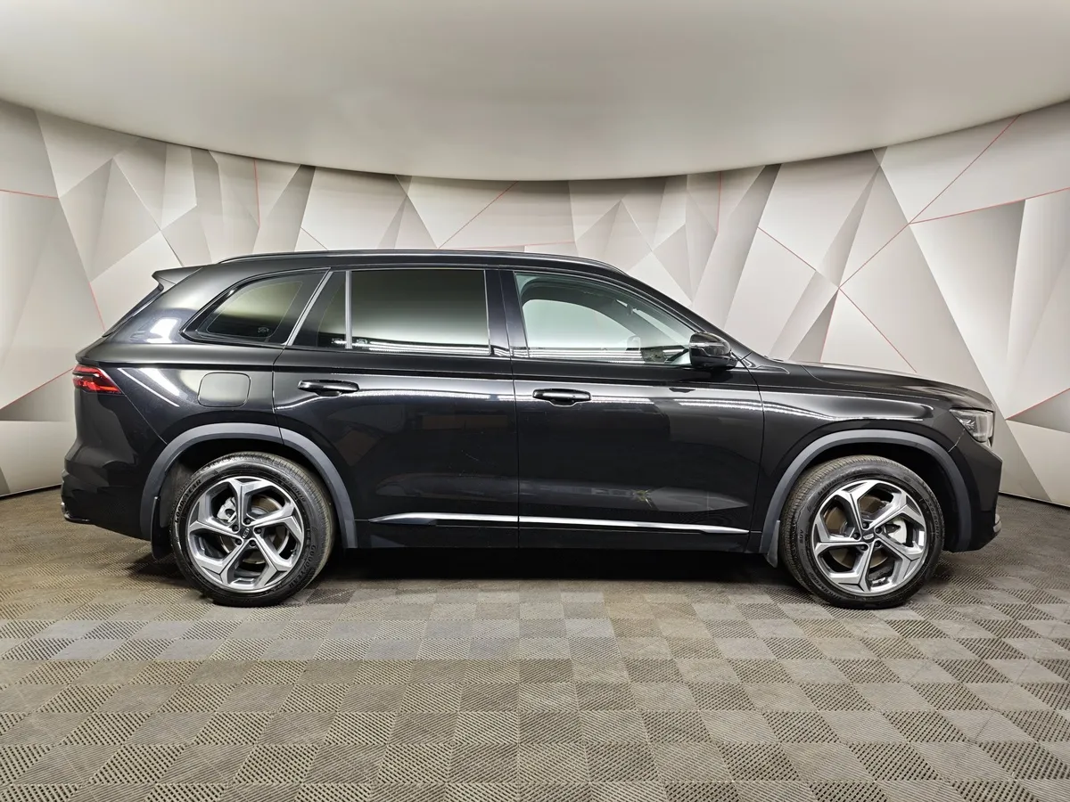 Geely Monjaro 2.0T 8AT 4WD (238 л.с.) Flagship Черный в АВИЛОН. Слайд №6