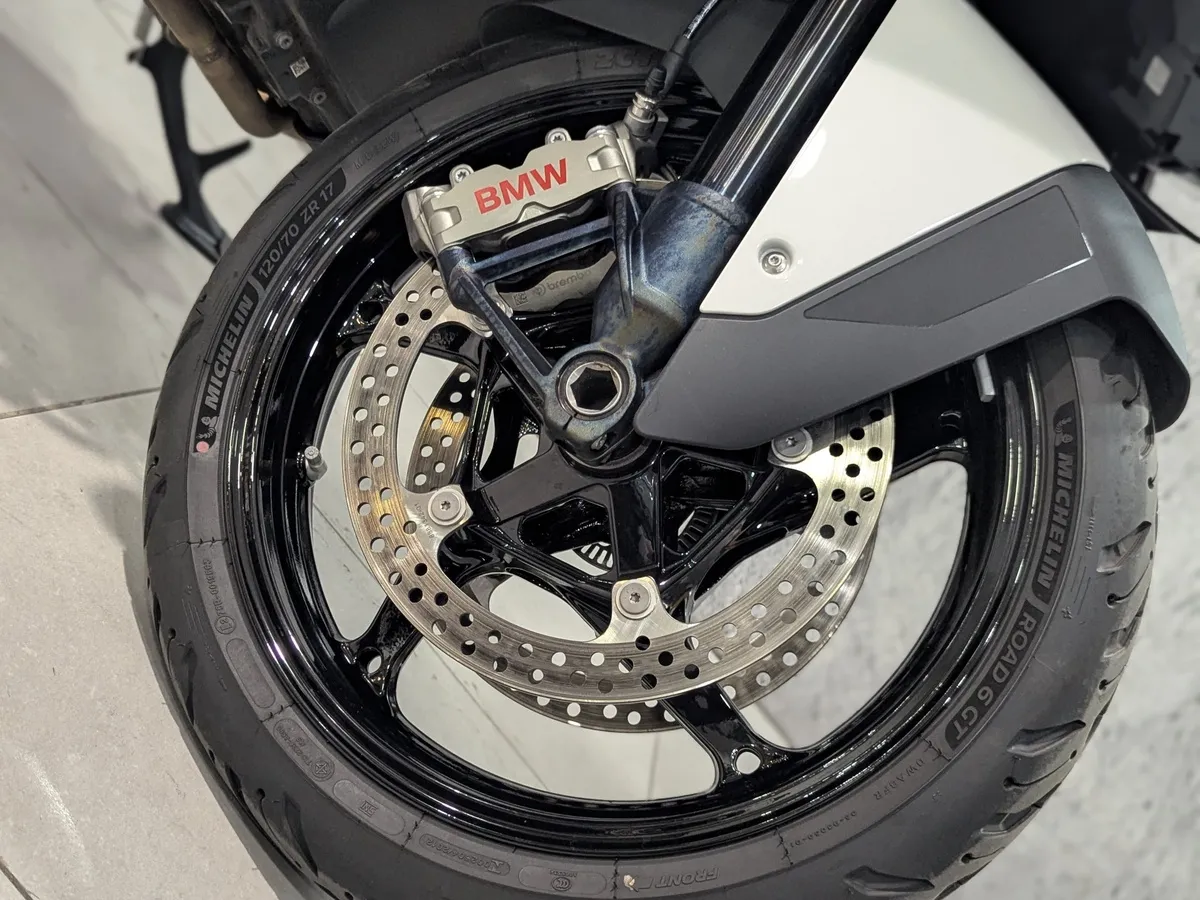 BMW Motorrad R 1300 RT 1300 см³ (145 л.с.) (145) 1300 Белый в АВИЛОН. Слайд №5
