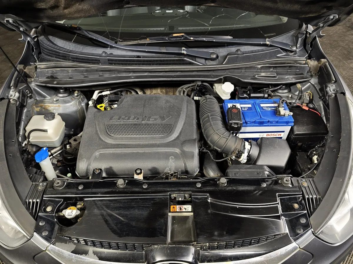 Hyundai ix35 2.0 CRDi AT 4WD (184 л.с.) Travel Серый в АВИЛОН. Слайд №9