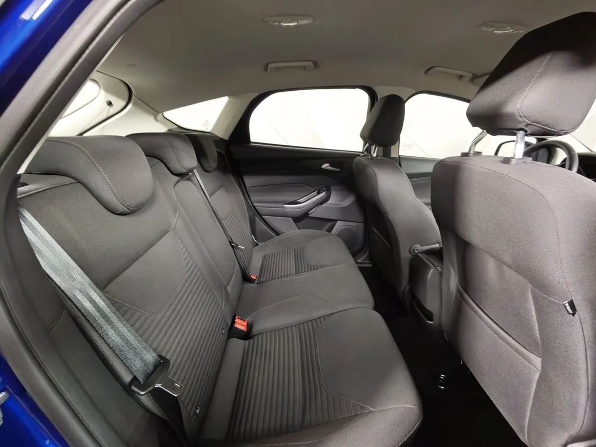 Ford Focus 1.5 EcoBoost AT (150 л.с.) Titanium Синий в АВИЛОН. Слайд №16