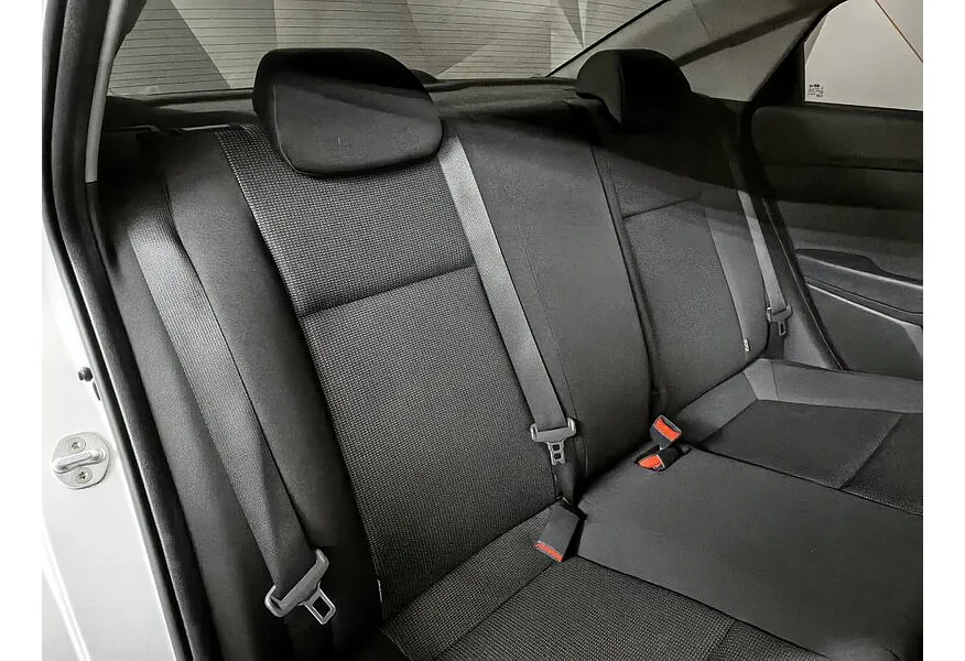 Hyundai Solaris 1.6 MT (123 л.с.) Серебристый в АВИЛОН. Слайд №16