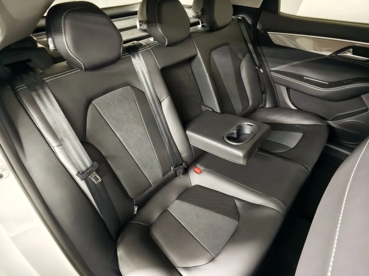 Москвич 6 1.5T CVT 2WD (136 л.с.) Business Белый в АВИЛОН. Слайд №16