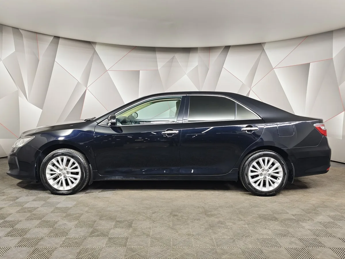 Toyota Camry 2.5 AT (181 л.с.) Черный в АВИЛОН. Слайд №5