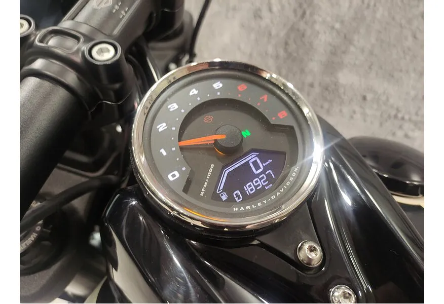 LIVE. Слайд №11