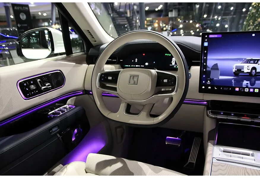 Zeekr 9X 2.0h AT 4WD (1177 л.с.) Max Белый в АВИЛОН. Слайд №9