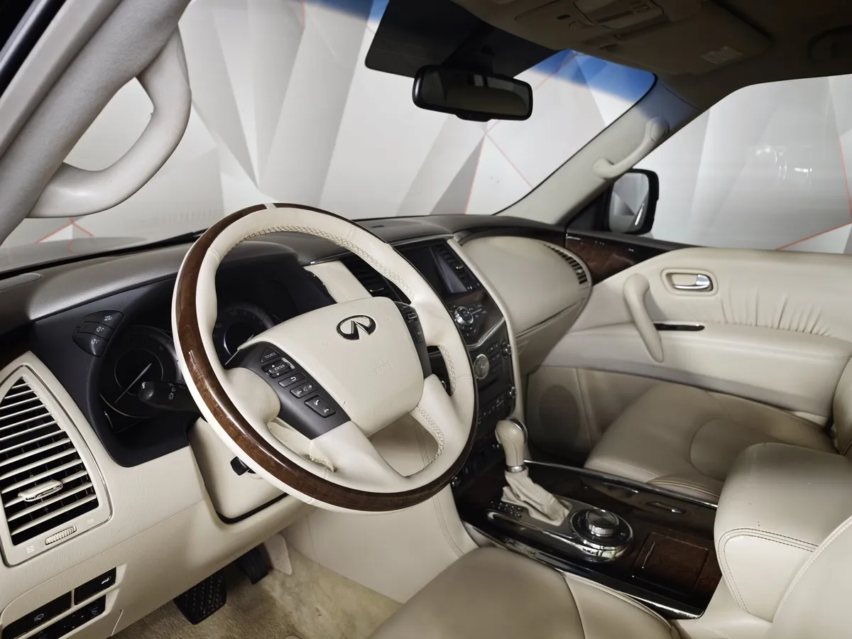 Infiniti QX-Series QX56 AT (405 л.с.) Черный в АВИЛОН. Слайд №19