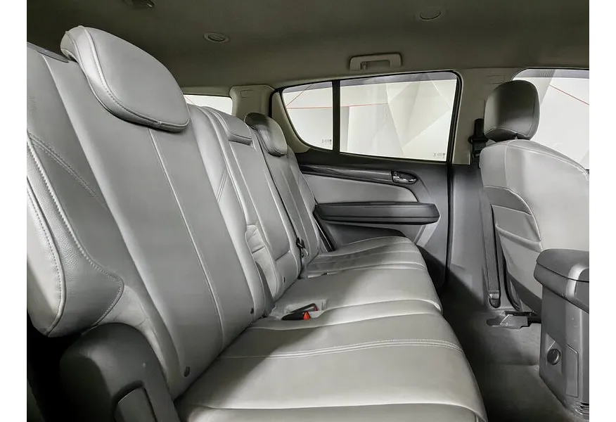 Chevrolet TrailBlazer 2.8 D AT AWD (180 л.с.) LT Черный в АВИЛОН. Слайд №16