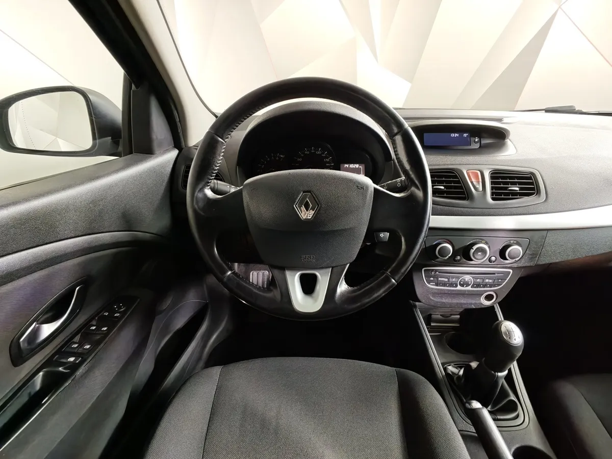 Renault Megane 1.6 MT (106 л.с.) Черный в АВИЛОН. Слайд №20