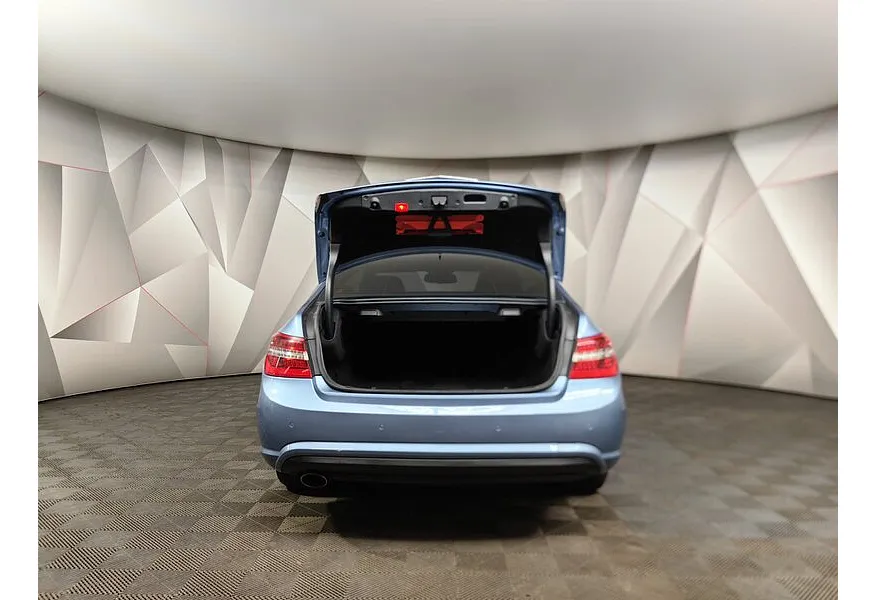 АВИЛОН - Mercedes-Benz E-Класс E 200 T BlueEfficiency 7G-Tronic Plus (184 л.с.) Голубой - slide 15