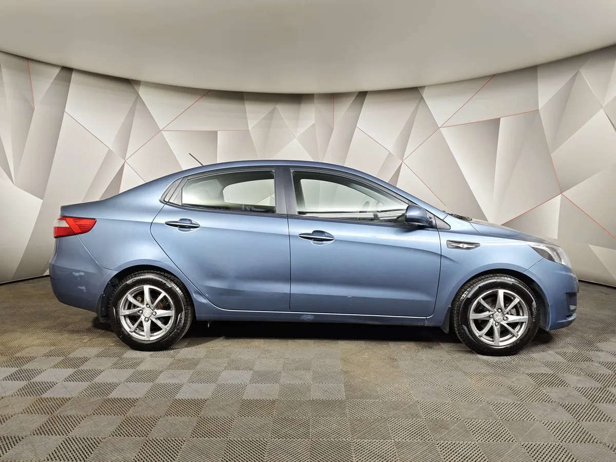 Kia Rio 1.4 AT (107 л.с.) Голубой в АВИЛОН. Слайд №6