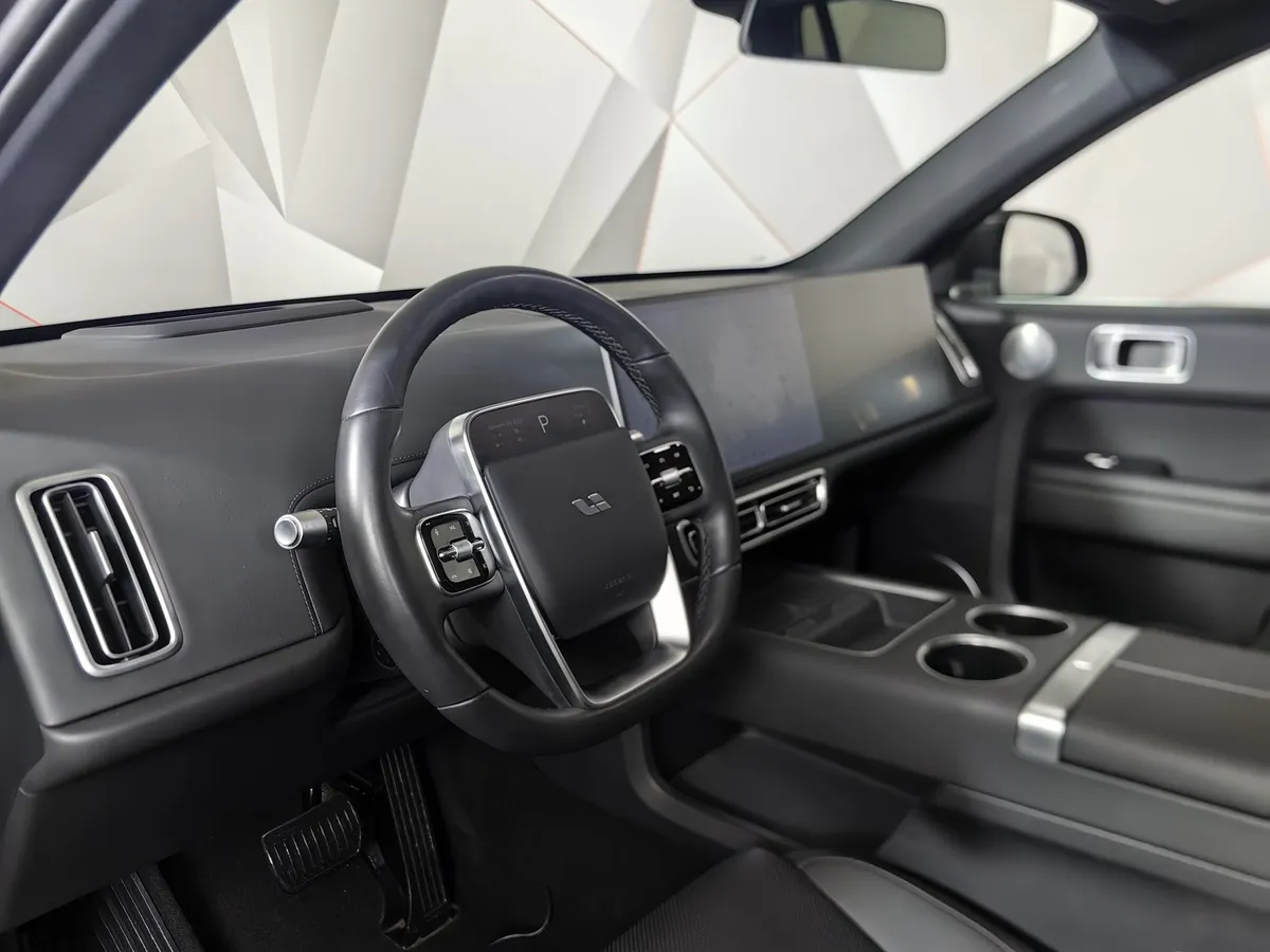 Li Auto L6 1.5 AT 4WD (150 л.с.) Pro Серый в АВИЛОН. Слайд №18