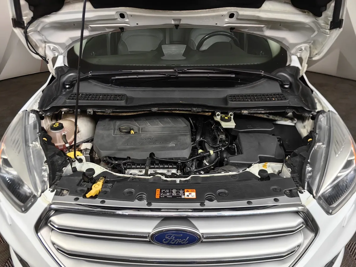 Ford Kuga 1.5 EcoBoost AT AWD (150 л.с.) Titanium Белый в АВИЛОН. Слайд №11