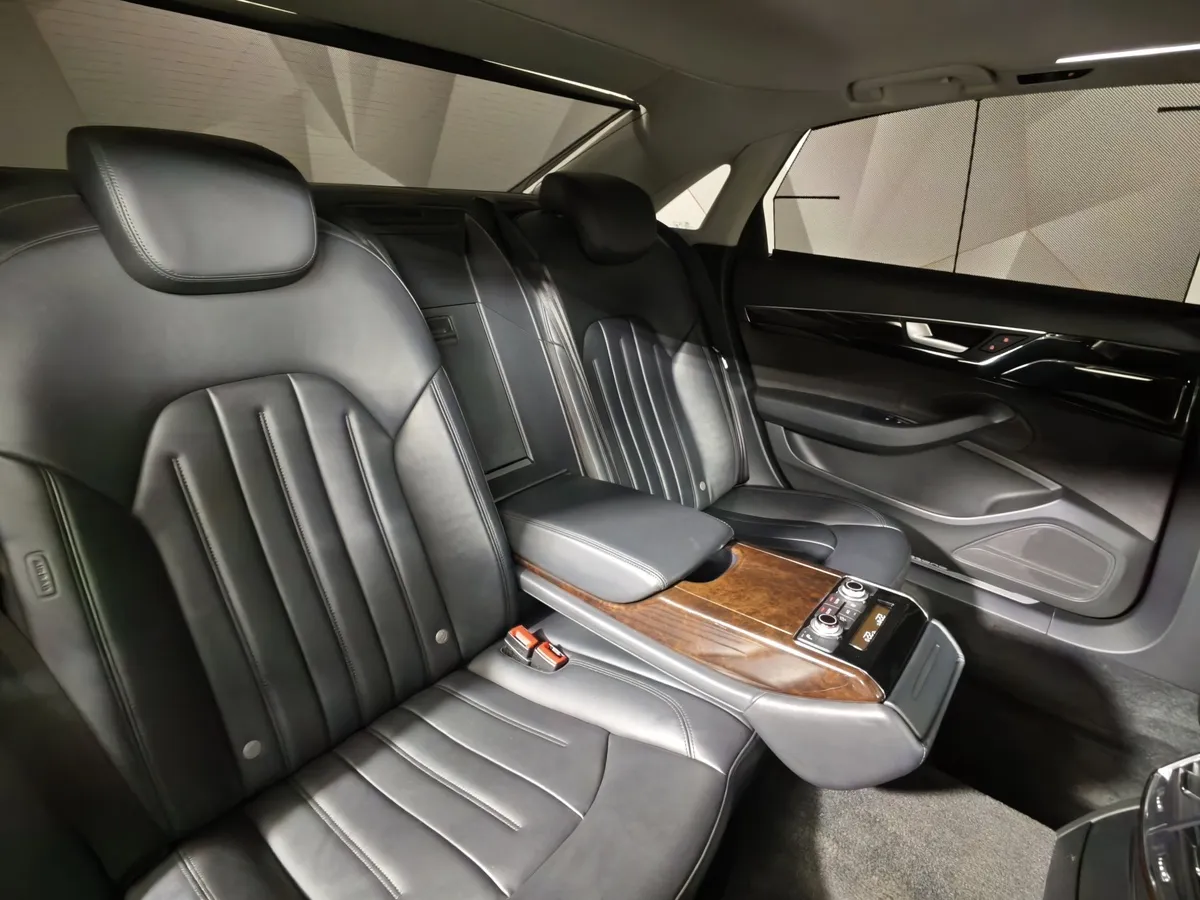Audi A8 3.0 TFSI L tiptronic quattro (310 л.с.) Черный в АВИЛОН. Слайд №15