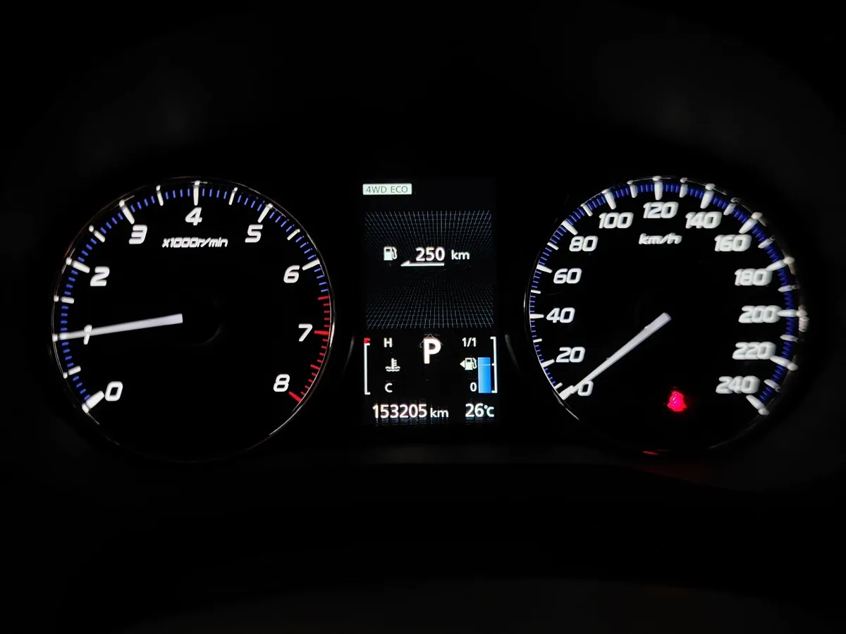 Mitsubishi Outlander 2.0 CVT 4WD (146 л.с.) Instyle E29 Белый в АВИЛОН. Слайд №18