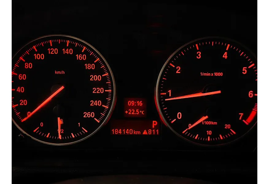 BMW X1 sDrive18i AT (150 л.с.) Коричневый в АВИЛОН. Слайд №13