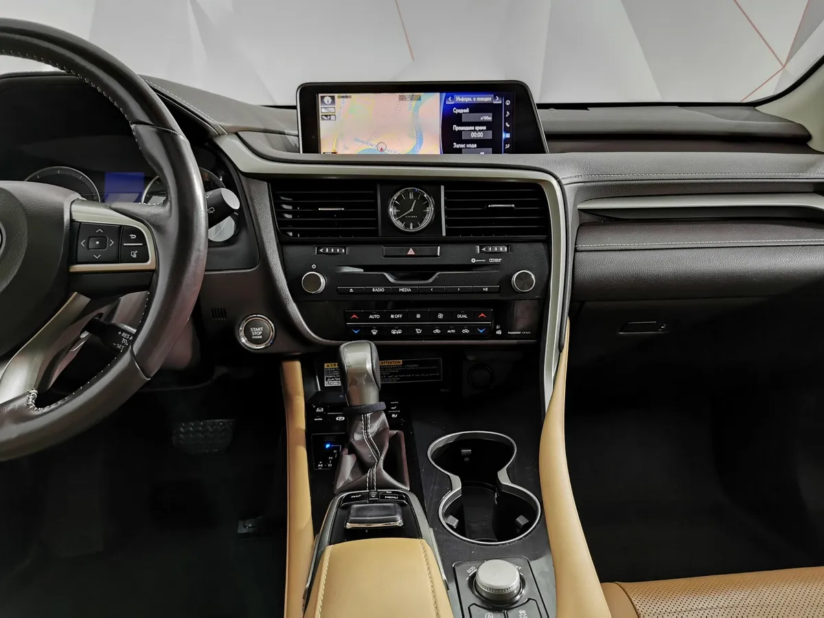 Lexus RX 300 AT AWD (238 л.с.) Executive Белый в АВИЛОН. Слайд №15