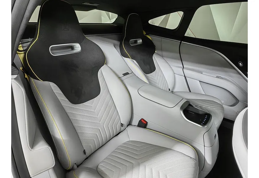 Avatr 11 Ultra-long Range Dual Motor AT 4WD (578 л.с.)  Luxury Edition  Белый в АВИЛОН. Слайд №17