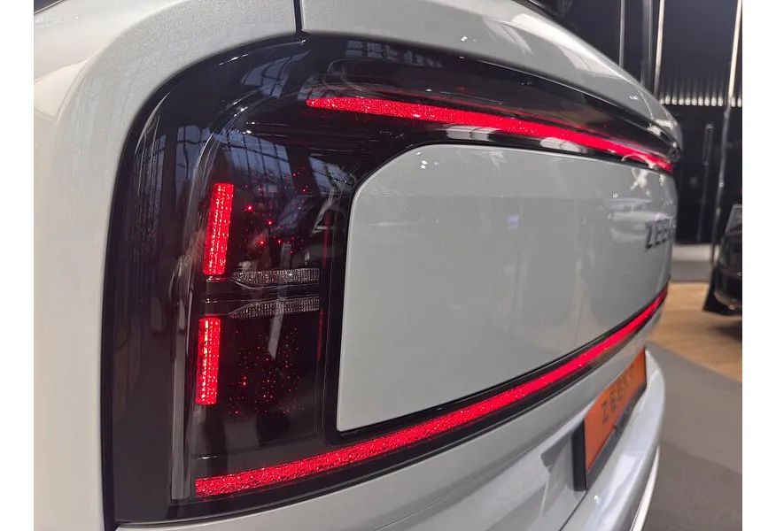 Zeekr 9X 2.0h AT 4WD (1177 л.с.) Ultra Белый в АВИЛОН. Слайд №13