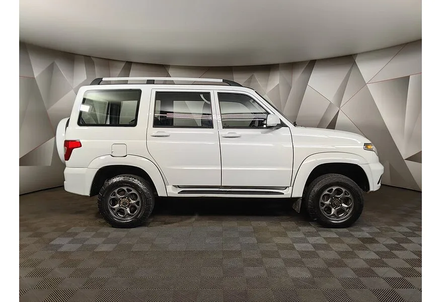 АВИЛОН - УАЗ Patriot 2.7 MT 4WD (150 л.с.) Максимум Белый - slide 3