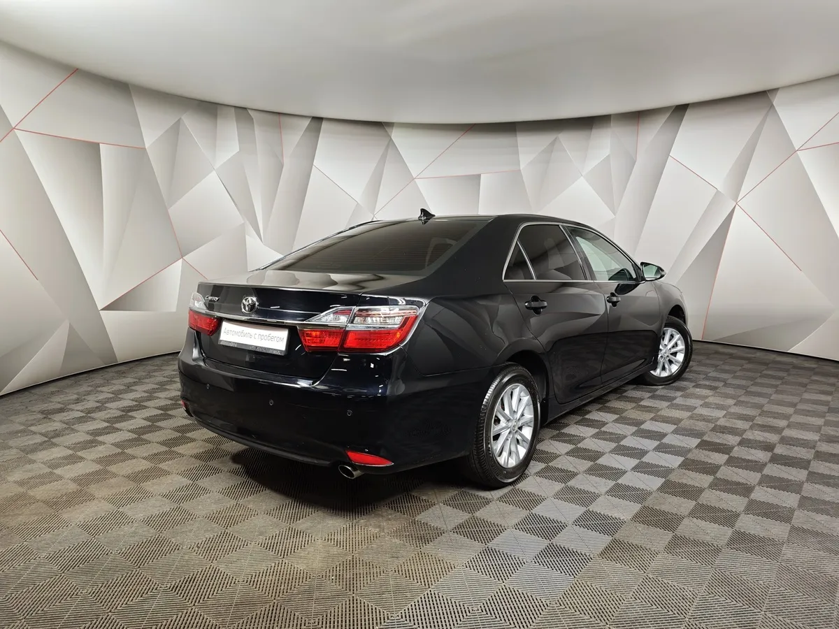 Toyota Camry 2.5 AT (181 л.с.) Черный в АВИЛОН. Слайд №2
