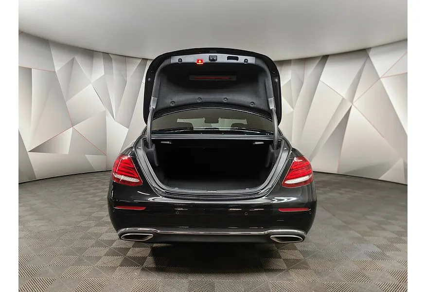 Mercedes-Benz E-Класс E 400 d 4MATIC 9G-TRONIC (333 л.с.) Luxury Черный в АВИЛОН. Слайд №18