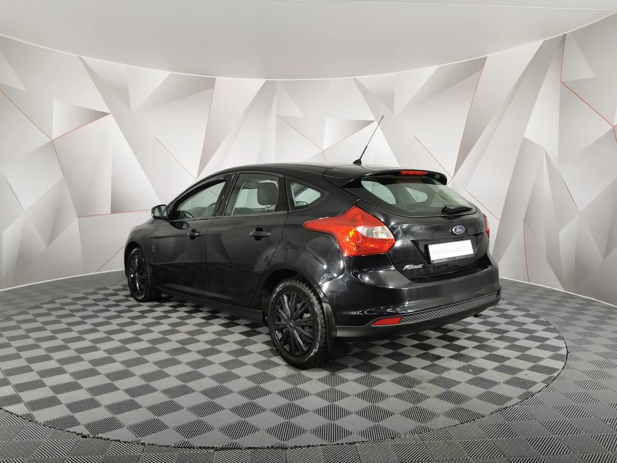Ford Focus 1.6 PowerShift (105 л.с.) Trend Черный в АВИЛОН. Слайд №4