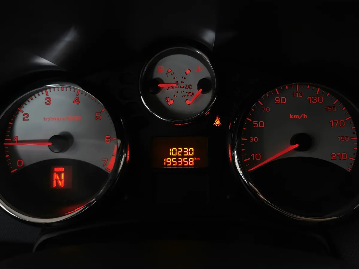 Peugeot 207 1.4 AMT (90 л.с.) Серый в АВИЛОН. Слайд №15