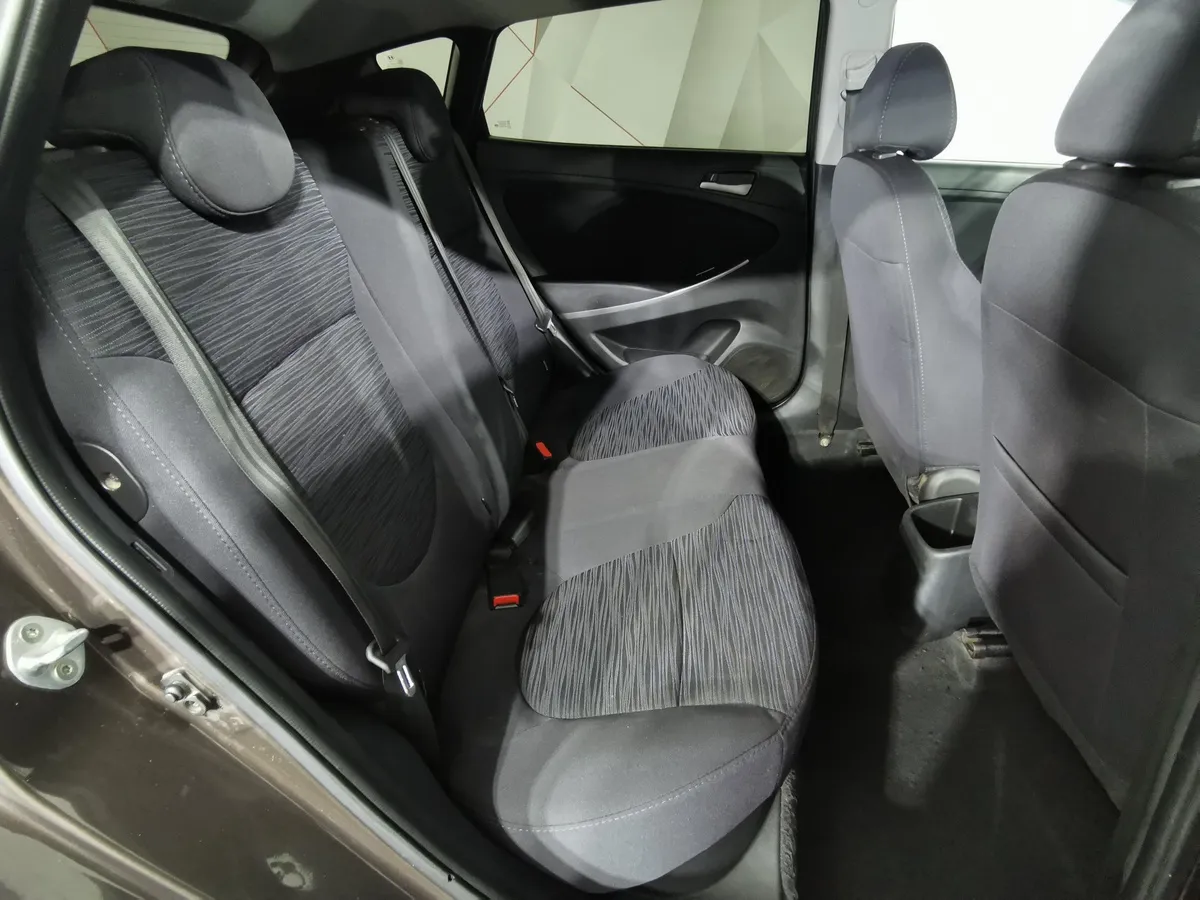 Hyundai Solaris 1.4 MT (107 л.с.) Active Коричневый в АВИЛОН. Слайд №14