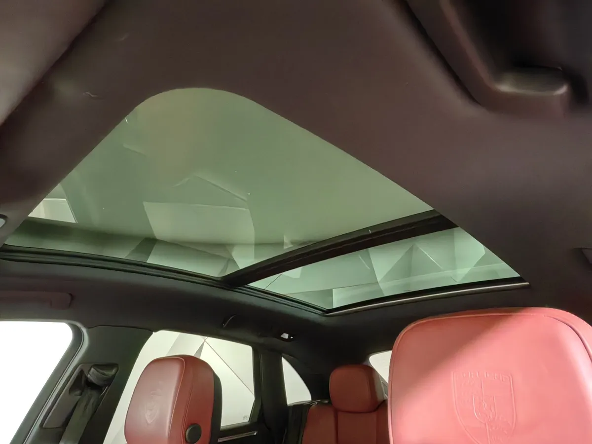 Porsche Macan 2.0 TFSI AMT 4WD (265 л.с.) R4 Красный в АВИЛОН. Слайд №21