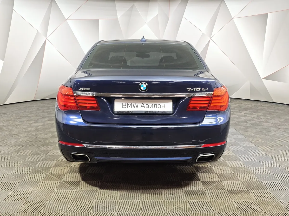 BMW 7 серия 740i AT (320 л.с.) Синий в АВИЛОН. Слайд №4