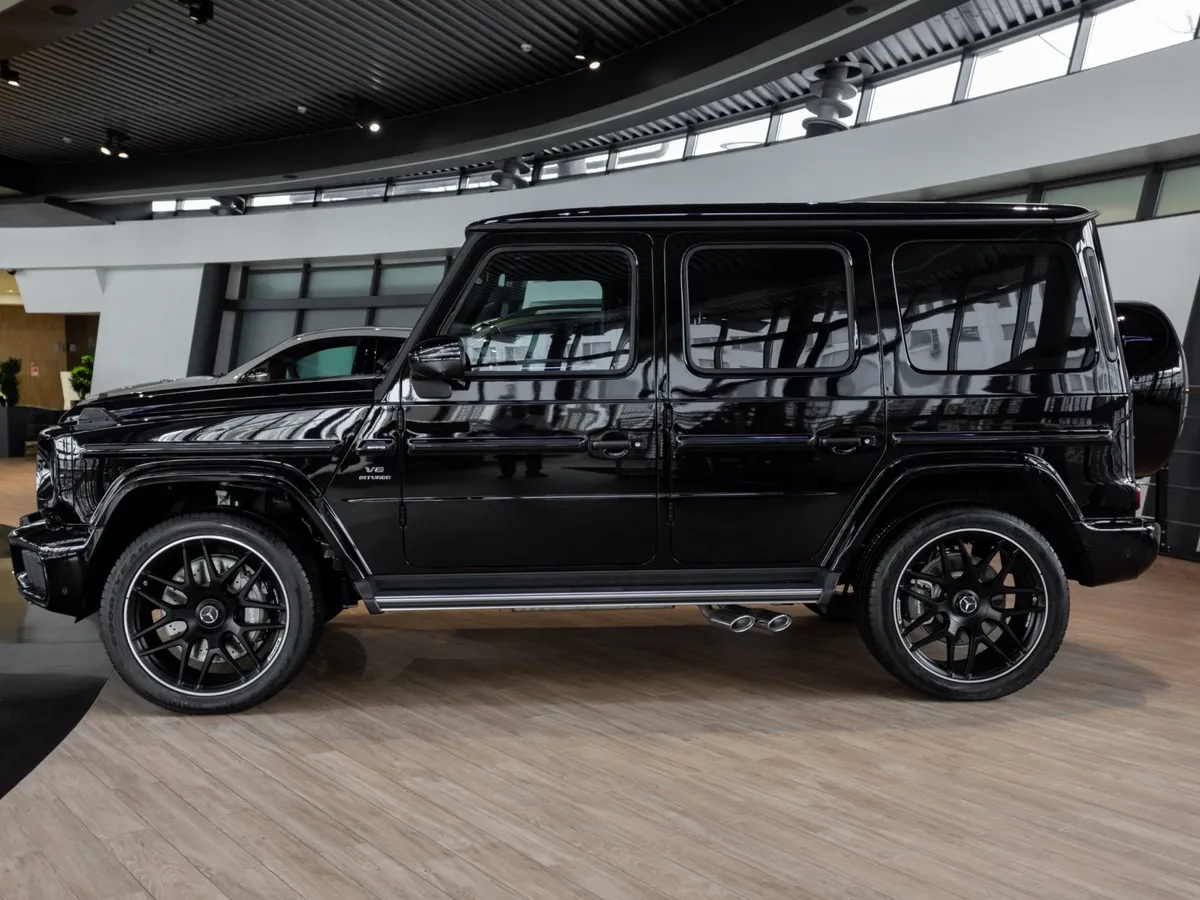 Mercedes-Benz G-Класс G 63 AMG Speedshift 4Matic (585 л.с.) Черный в АВИЛОН. Слайд №3