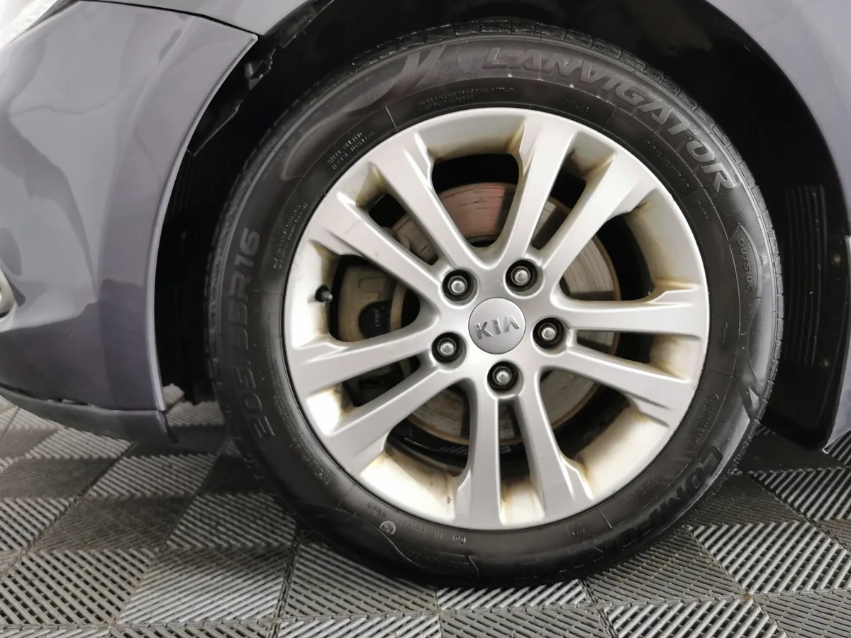 Kia Ceed 1.6 AT (129 л.с.) Серый в АВИЛОН. Слайд №9